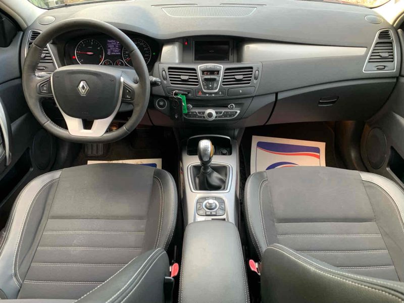 RENAULT LAGUNA III Phase 2 Berline  2011 1.5 dCi 110cv