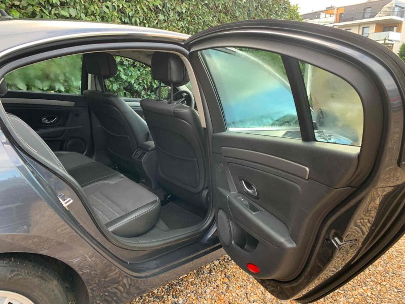 RENAULT LAGUNA III Phase 2 Berline  2011 1.5 dCi 110cv