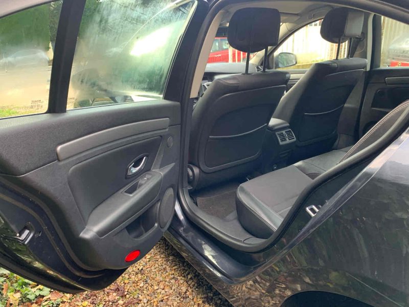 RENAULT LAGUNA III Phase 2 Berline  2011 1.5 dCi 110cv