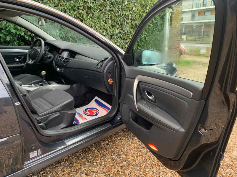 RENAULT LAGUNA III Phase 2 Berline  2011 1.5 dCi 110cv