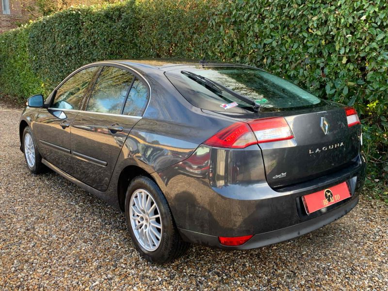 RENAULT LAGUNA III Phase 2 Berline  2011 1.5 dCi 110cv