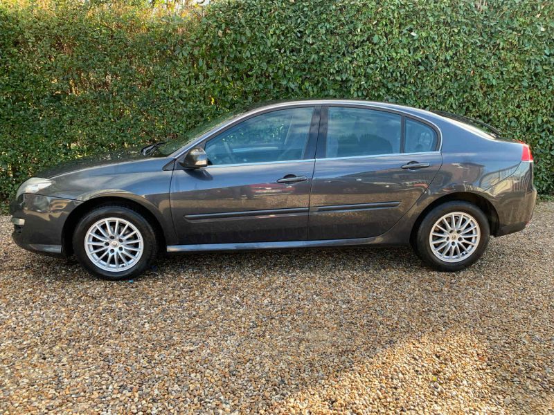RENAULT LAGUNA III Phase 2 Berline  2011 1.5 dCi 110cv