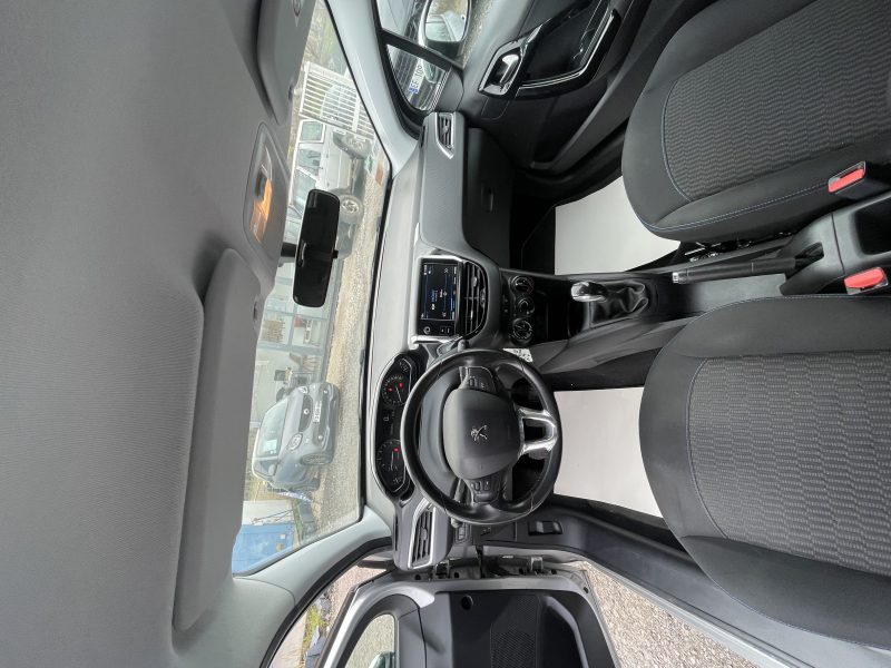 PEUGEOT 208 Style Phase I 1.2 (82Cv)