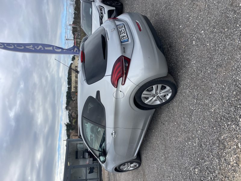 PEUGEOT 208 Style Phase I 1.2 (82Cv)