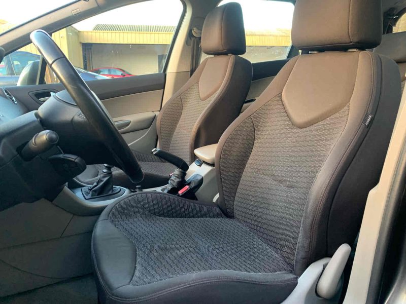 PEUGEOT 308 2010 1.6 HDi (109Ch)