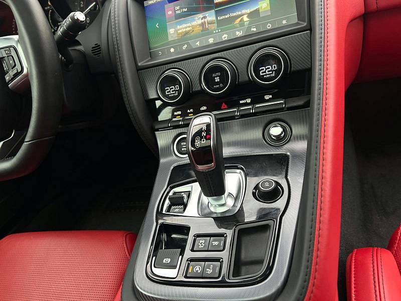 JAGUAR F-TYPE COUPE 3.0 V6 380 4x4 AWD R-DYNAMIC*SIEGES SPORT*PANO*MERIDIAN*