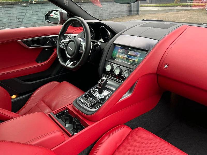 JAGUAR F-TYPE COUPE 3.0 V6 380 4x4 AWD R-DYNAMIC*SIEGES SPORT*PANO*MERIDIAN*