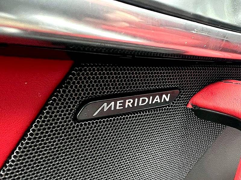 JAGUAR F-TYPE COUPE 3.0 V6 380 4x4 AWD R-DYNAMIC*SIEGES SPORT*PANO*MERIDIAN*