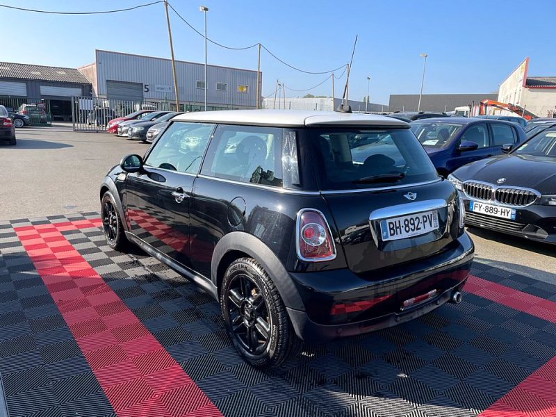 MINI MINI (R56) 2011