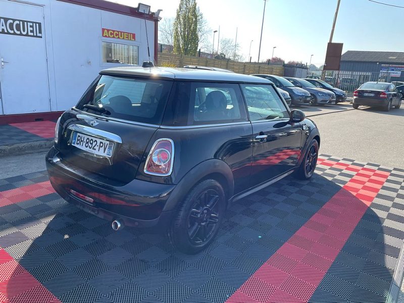 MINI MINI (R56) 2011