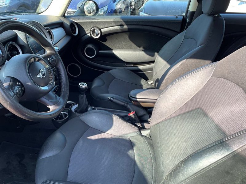 MINI MINI (R56) 2011