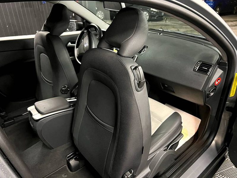 VOLVO C30 1.6 D 110 Cv 79 700 Kms ORIGINE FRANCE - GARANTIE 1 AN