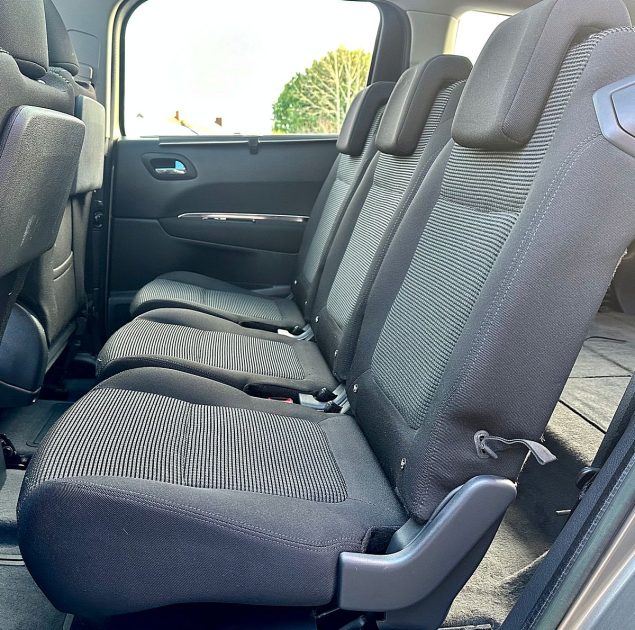 PEUGEOT 5008 1.6 HDi 112Ch *STYLE* / REVISEE&GARANTIE