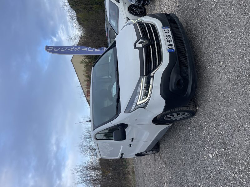 RENAULT TRAFIC 2021
