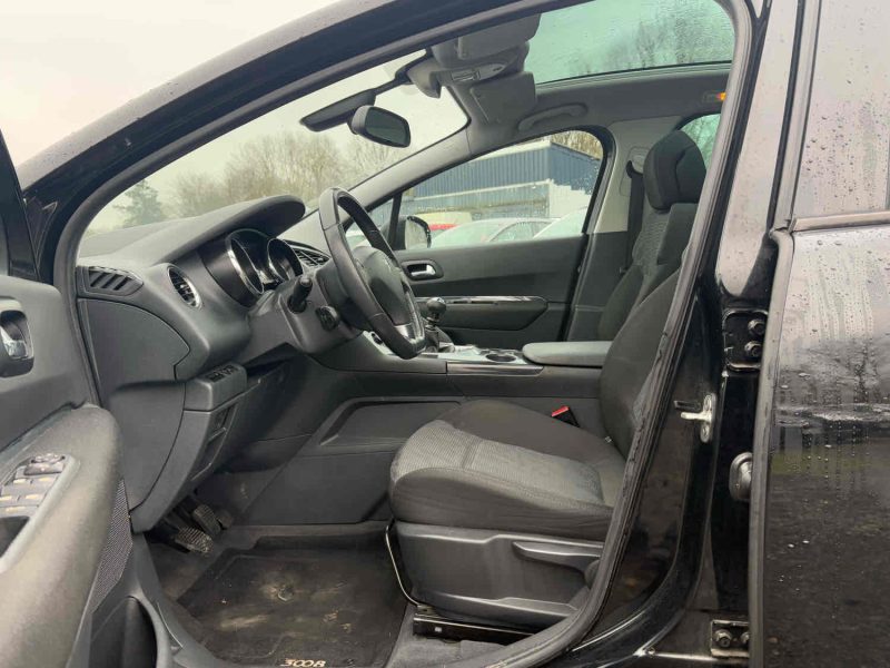 PEUGEOT 3008 2010