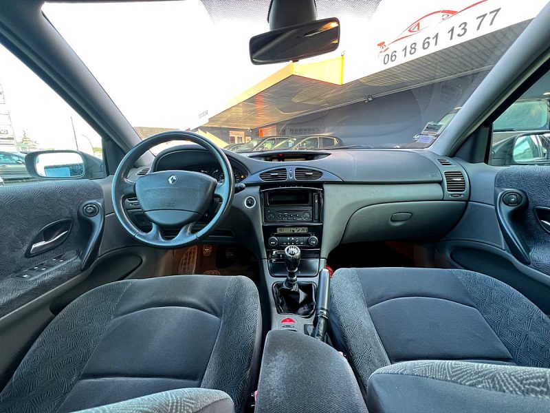 RENAULT LAGUNA II 2003