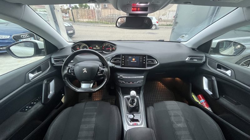 PEUGEOT 308 2017