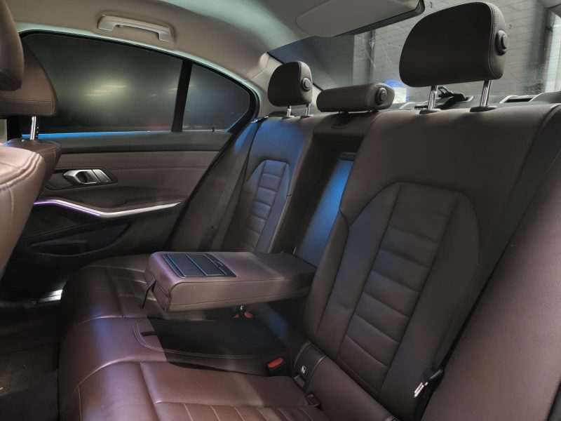 BMW SERIE 3 2.0 320i 184Ch LUXURY / SELLERIE CUIR + ATTELAGE + ALARME + SUIVIE BMW /