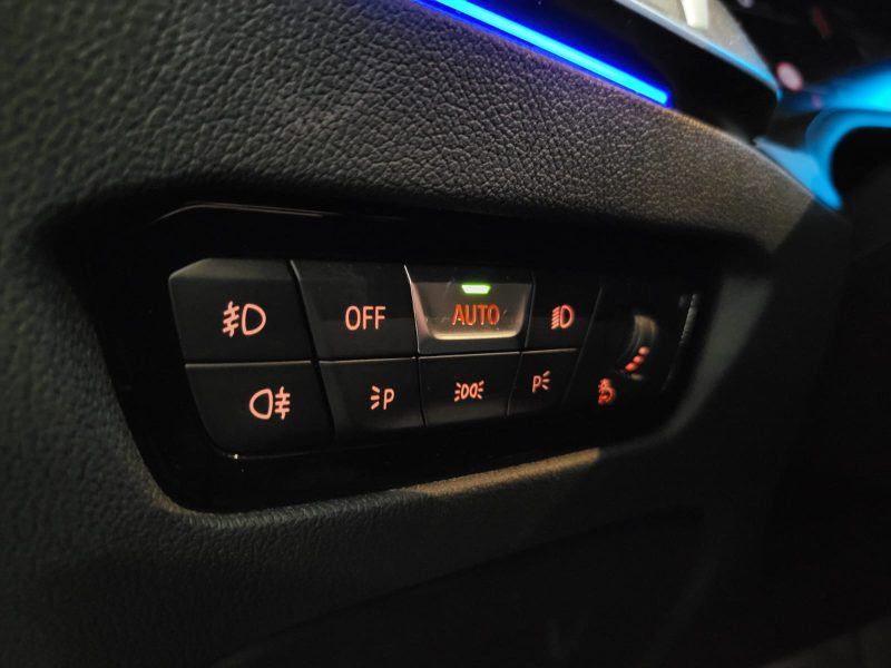 BMW SERIE 3 2.0 320i 184Ch LUXURY / SELLERIE CUIR + ATTELAGE + ALARME + SUIVIE BMW /