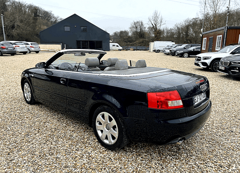 AUDI A4 2002