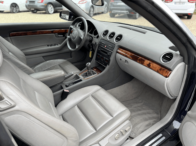 AUDI A4 2002