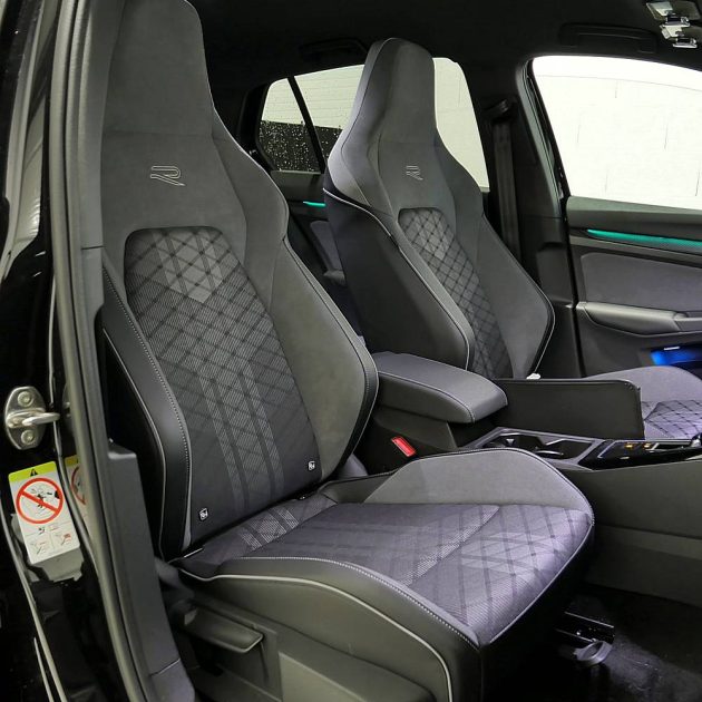 VOLKSWAGEN GOLF 2024