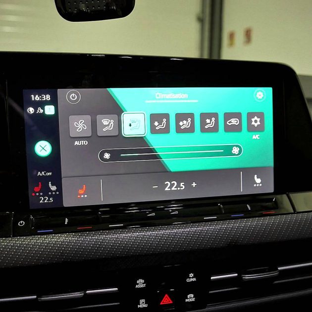 VOLKSWAGEN GOLF 2024