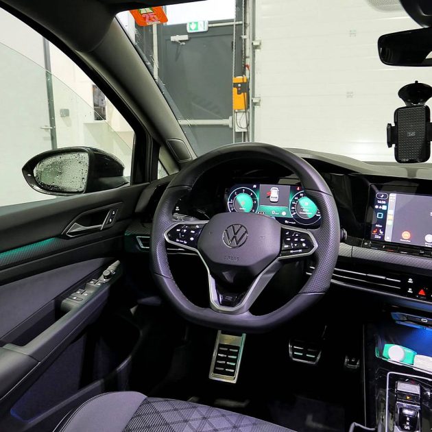 VOLKSWAGEN GOLF 2024