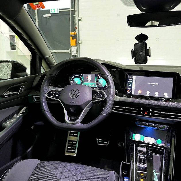 VOLKSWAGEN GOLF 2024