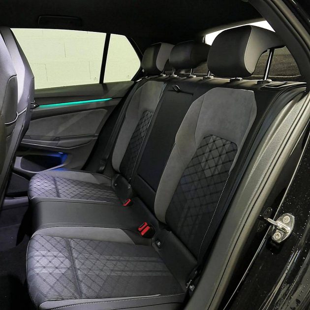 VOLKSWAGEN GOLF 2024