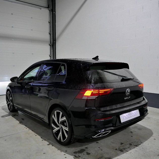 VOLKSWAGEN GOLF 2024