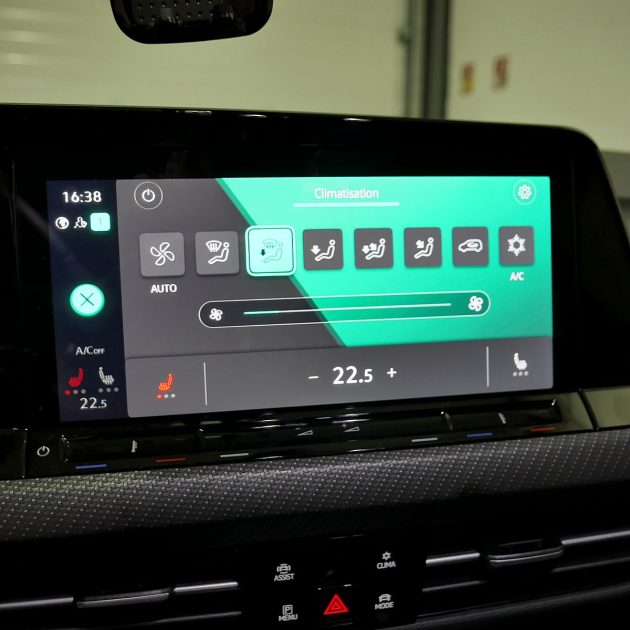 VOLKSWAGEN GOLF 2024