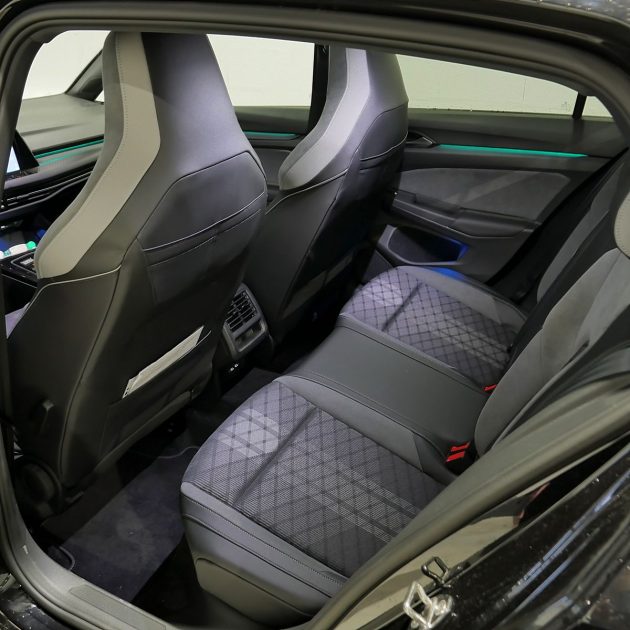 VOLKSWAGEN GOLF 2024