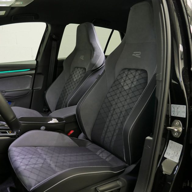 VOLKSWAGEN GOLF 2024