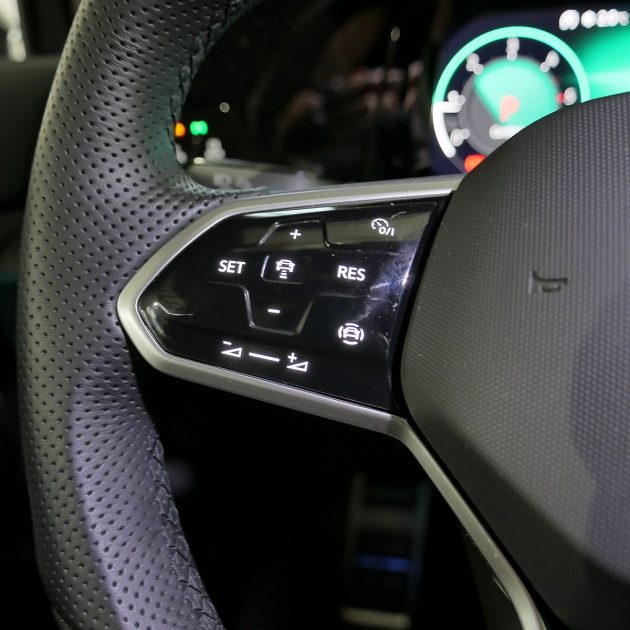 VOLKSWAGEN GOLF 2024