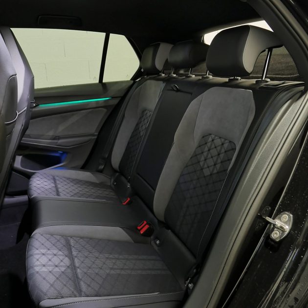 VOLKSWAGEN GOLF 2024