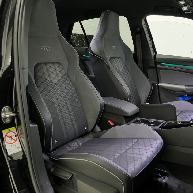 VOLKSWAGEN GOLF 2024