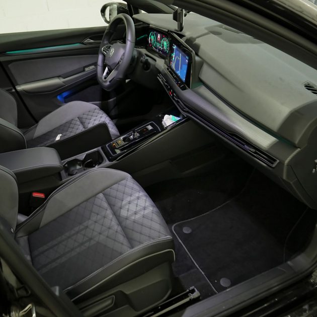 VOLKSWAGEN GOLF 2024