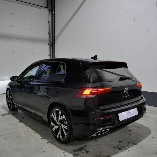 VOLKSWAGEN GOLF 2024