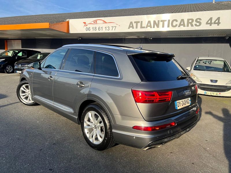 AUDI Q7 2015