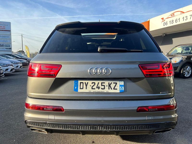AUDI Q7 2015