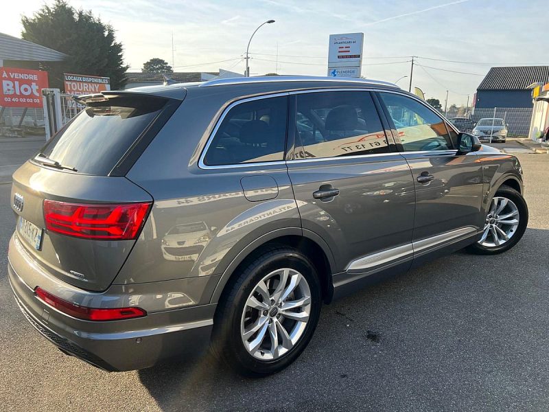 AUDI Q7 2015