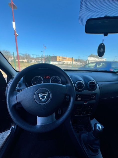 DACIA  DUSTER  2013 1.6 105 CV / Distribution Neuve / CT OK / Premiere main 