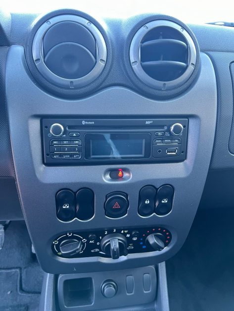 DACIA  DUSTER  2013 1.6 105 CV / Distribution Neuve / CT OK / Premiere main 