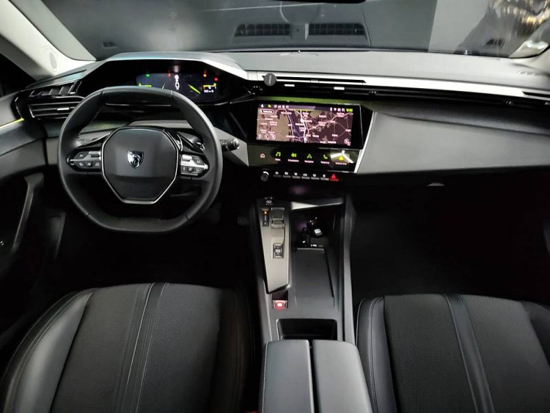 PEUGEOT 308 III 1.2 PureTech 130cv Allure Pack Boîte Auto EAT8 1ère Main