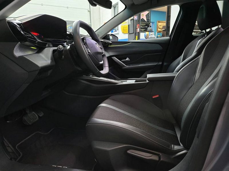 PEUGEOT 308 III 1.2 PureTech 130cv Allure Pack Boîte Auto EAT8 1ère Main