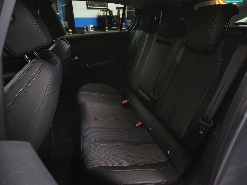 PEUGEOT 308 III 1.2 PureTech 130cv Allure Pack Boîte Auto EAT8 1ère Main