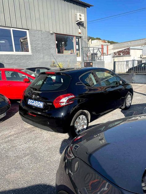 PEUGEOT 208 82 CH 