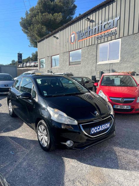 PEUGEOT 208 82 CH 