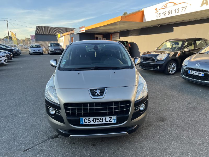 PEUGEOT 3008 2013
